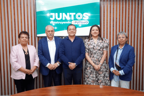 Alcalde Alonso presenta plan integral para la educación