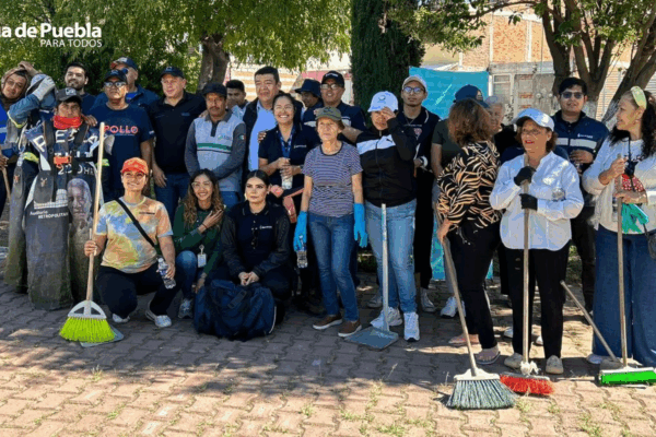 Agua de Puebla y vecinos realizan jornada de limpieza en Parque Gobernadores
