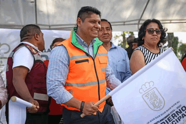 Inicia Omar Muñoz pavimentación en Sanctorum